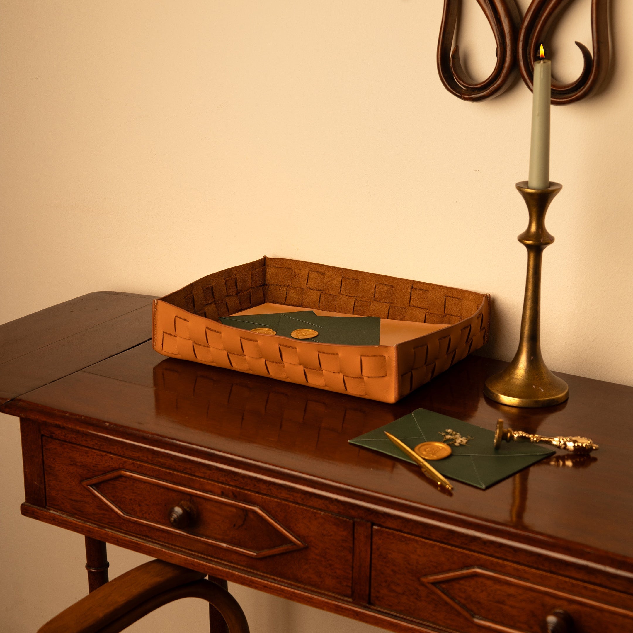 100% handcrafted genuine leather tray for modern cosy home decor