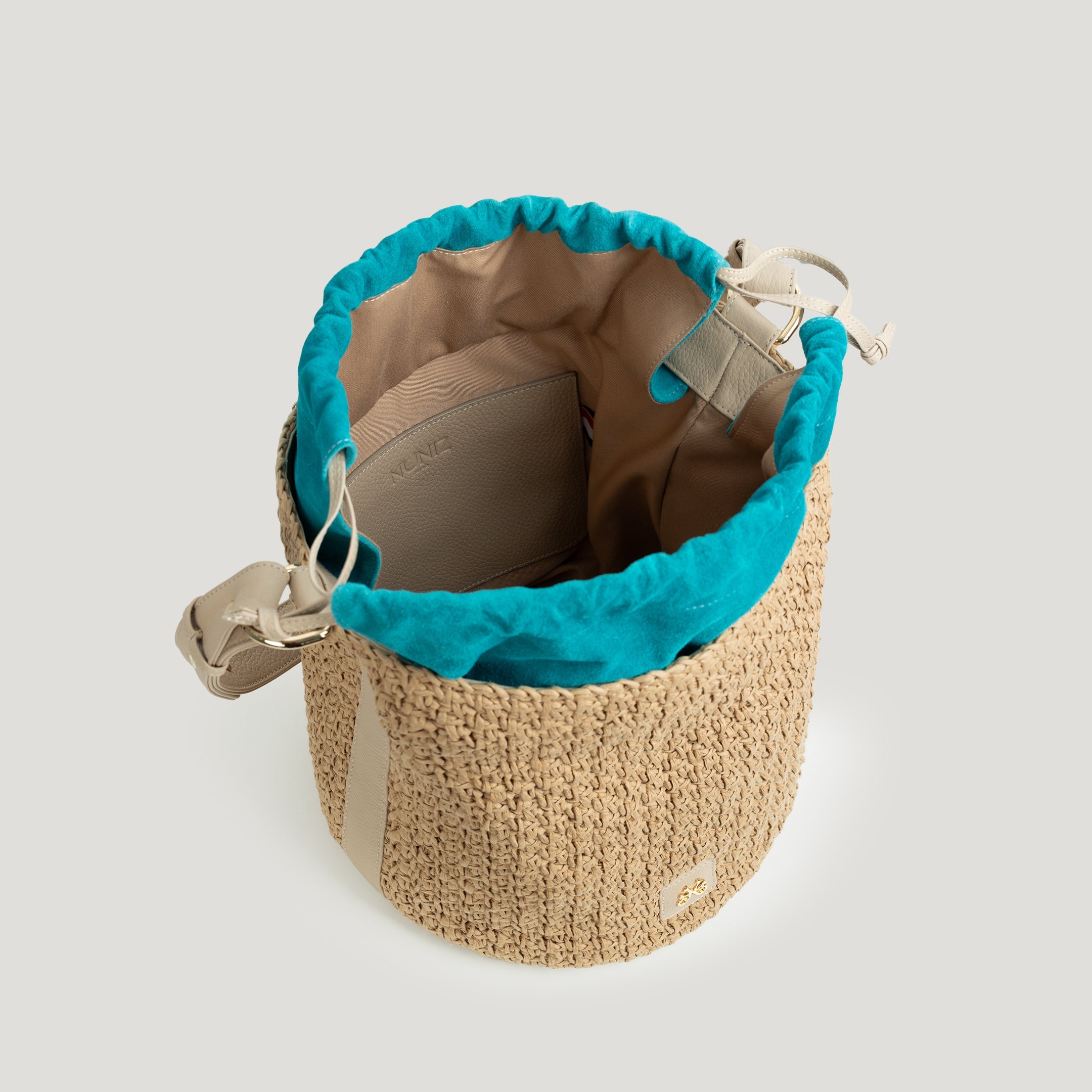 Samra in Raffia