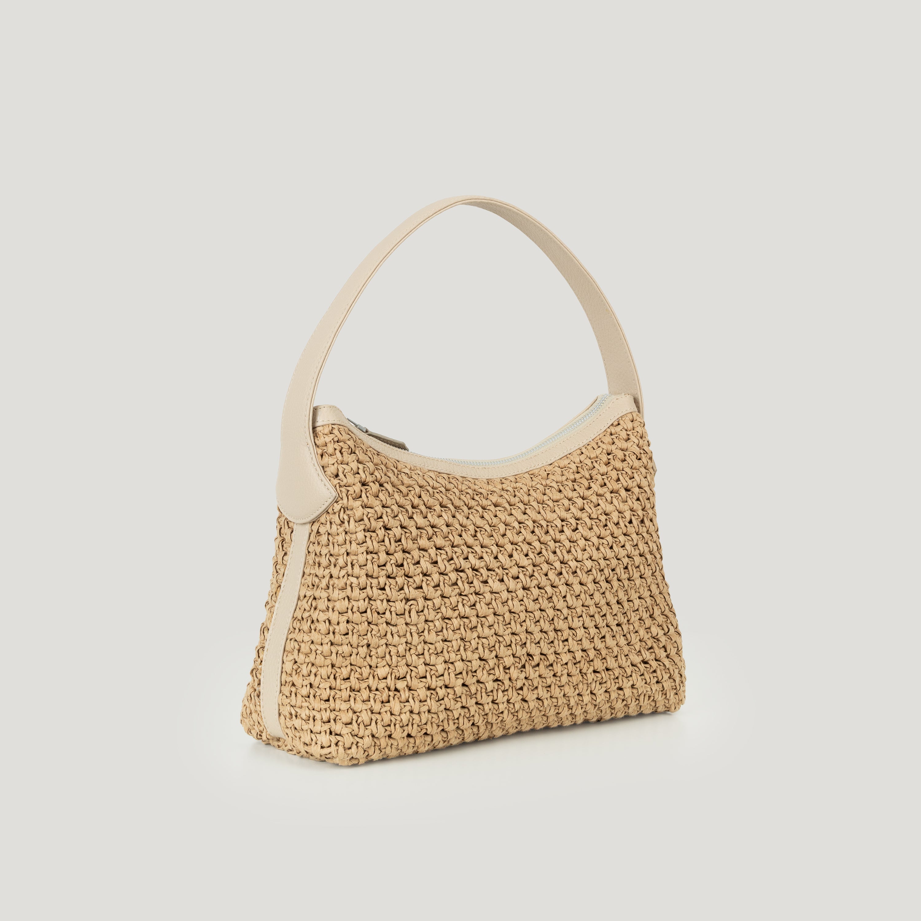 Tamra in Raffia