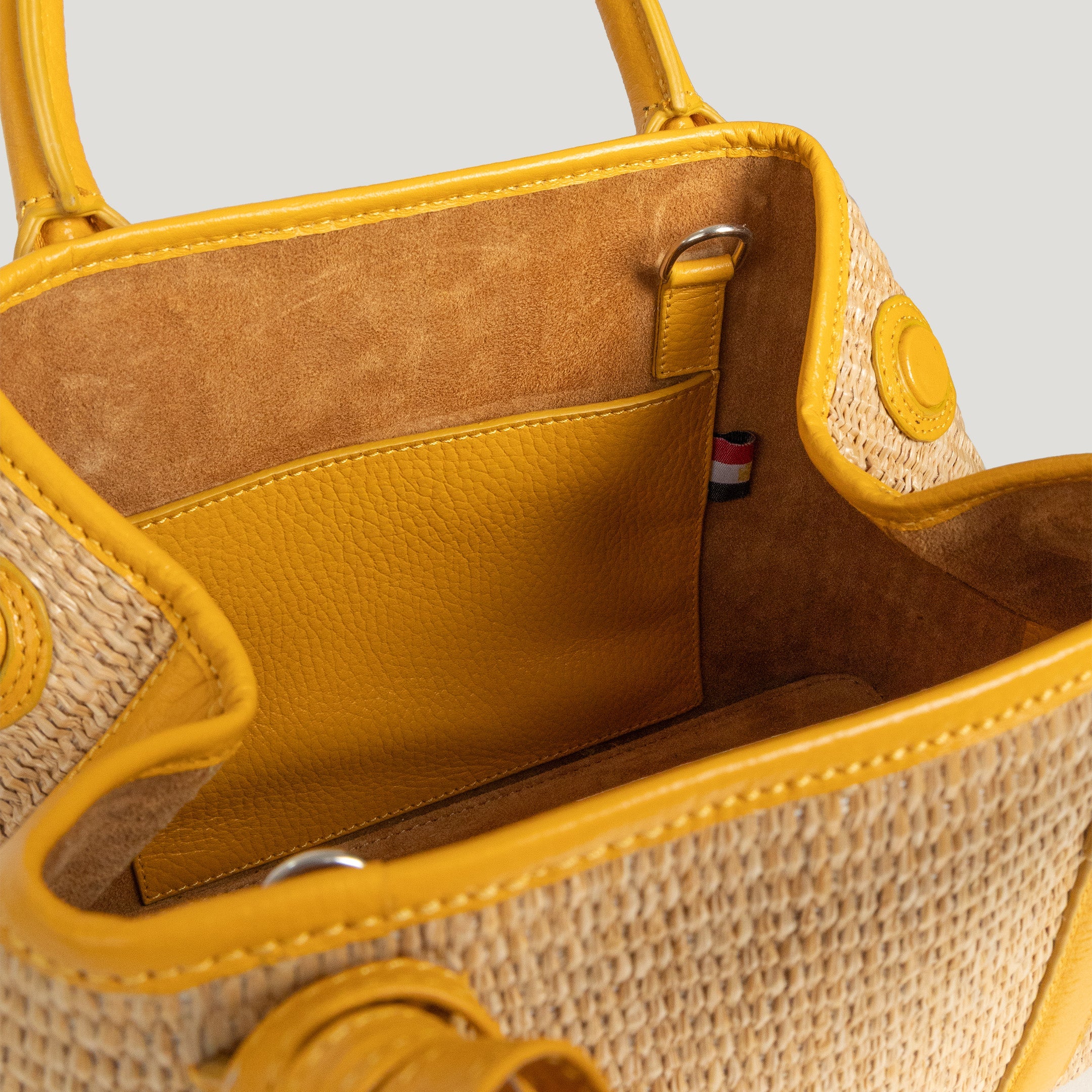 Downtown Half Day in Raffia